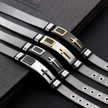 Pulsera Elegante de Acero Inoxidable 316L con Acabado IP Negro y Cruz