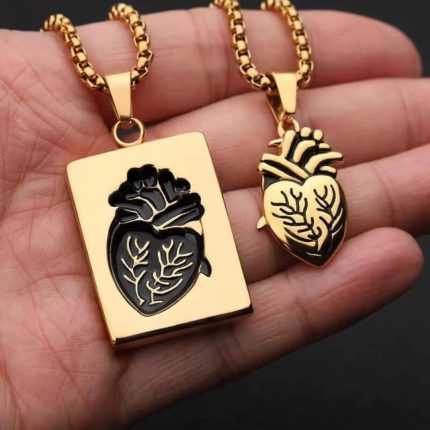 Conjunto de Collares "Corazones Anatómicos" en Acero inoxidable 316L con baño de oro 18k